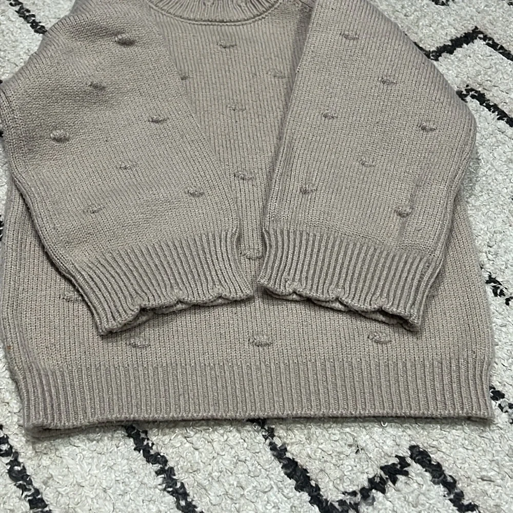ASHE + SKYE stylish knit